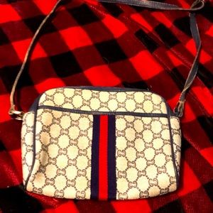 Vintage 1970s Gucci Plus Handbag